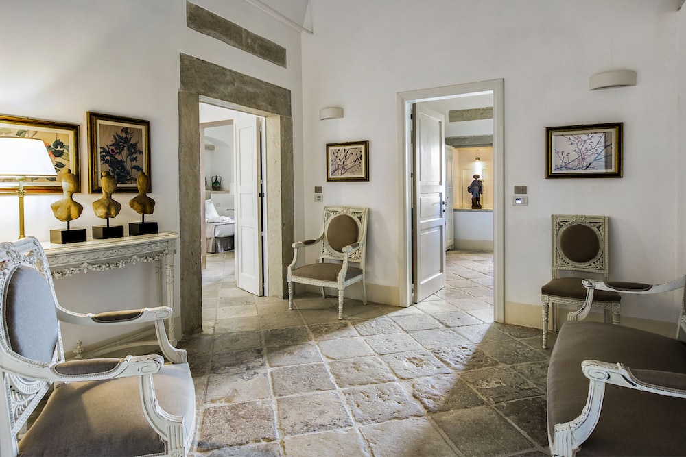 Palazzo Ducale Venturi Luxury Relais 49/72