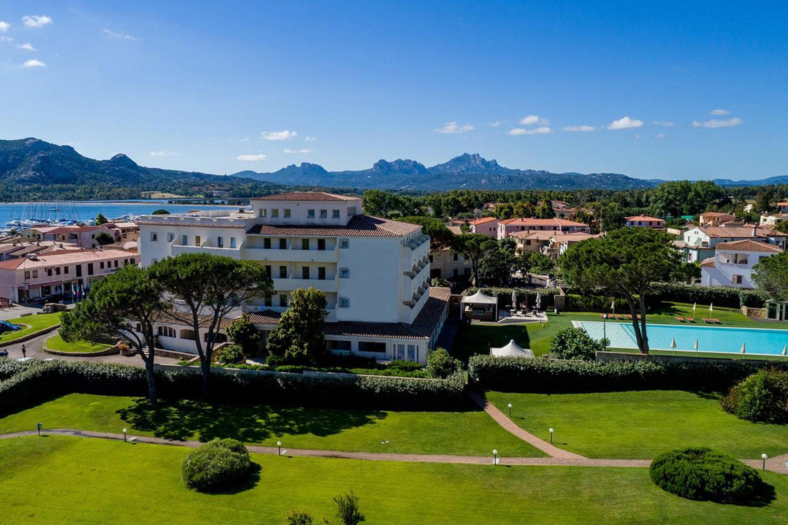 AHR Baja Hotel & Spa 50/56