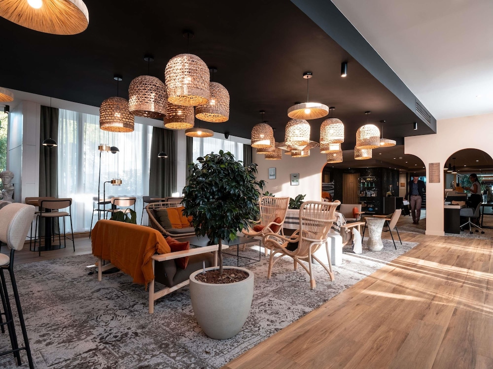 NOVOTEL CHARTRES 49/70