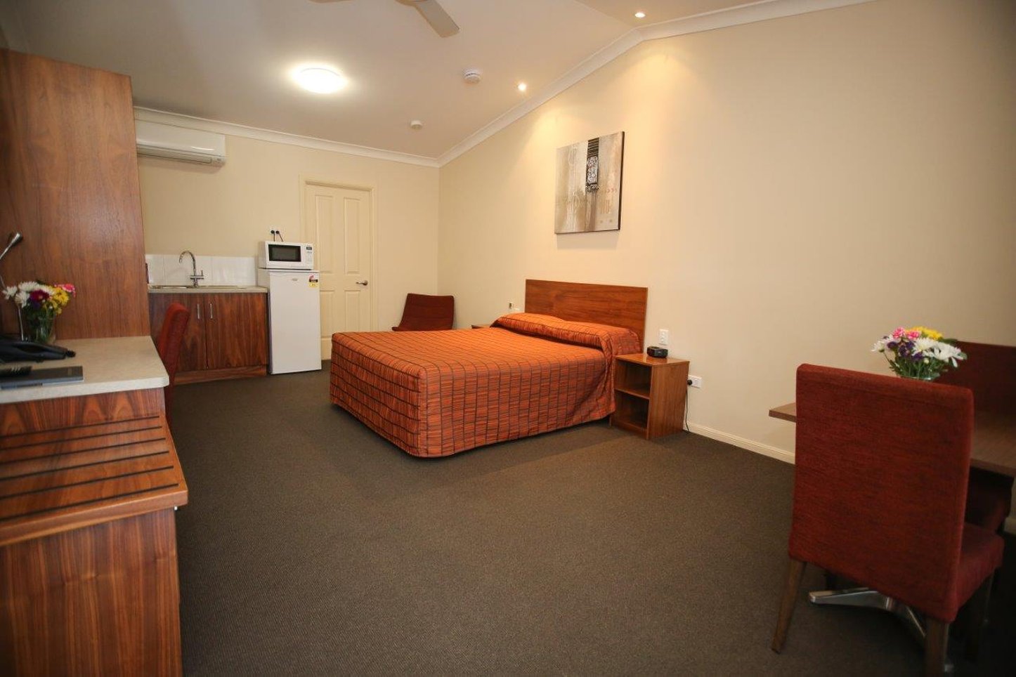 Roma Explorers Inn 28/36