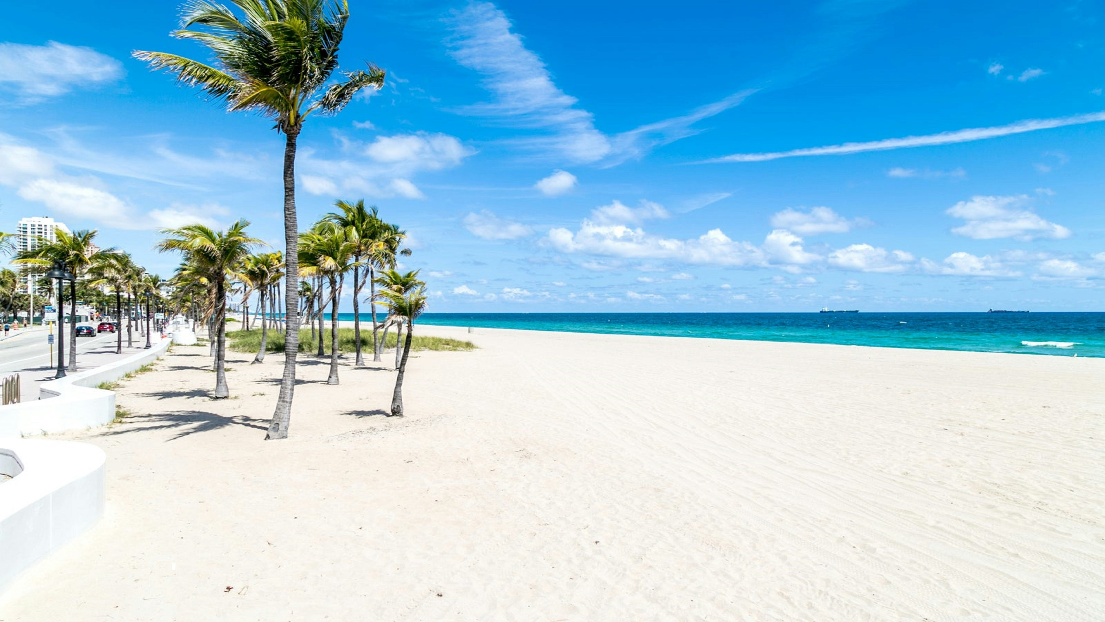 Holiday Inn Express Hotel and Suites Fort Lauderdale Airport South 33/34