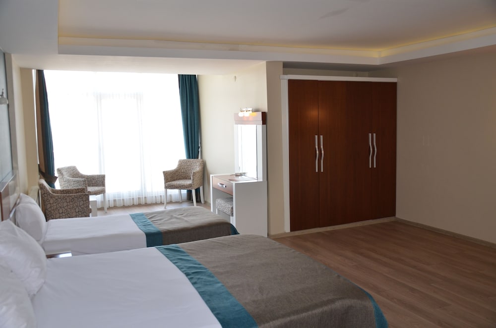 Grand Ahos Hotel Spa 12/28