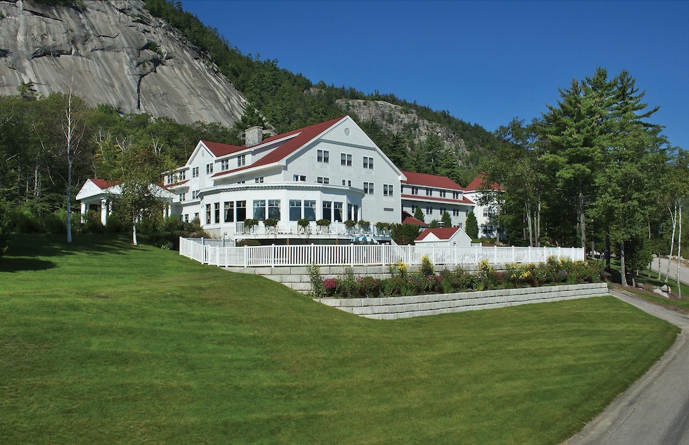 The White Mountain Hotel And Resort 44/49