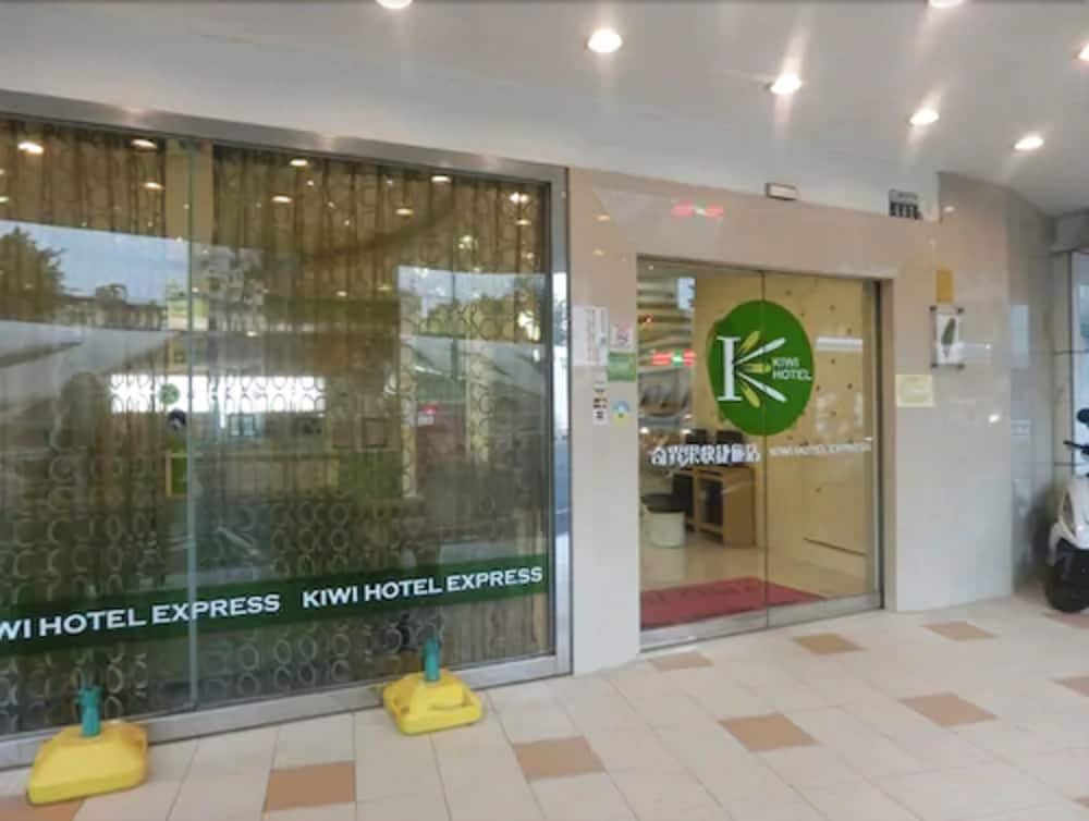 Kiwi Express Hotel 11/59