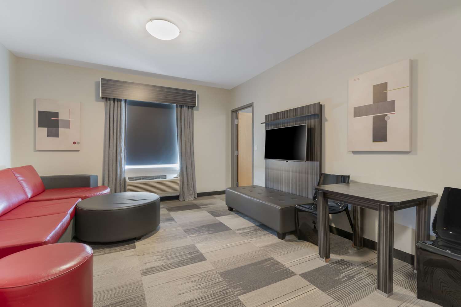 Best Western Plus Airport Inn and Suites 24/46