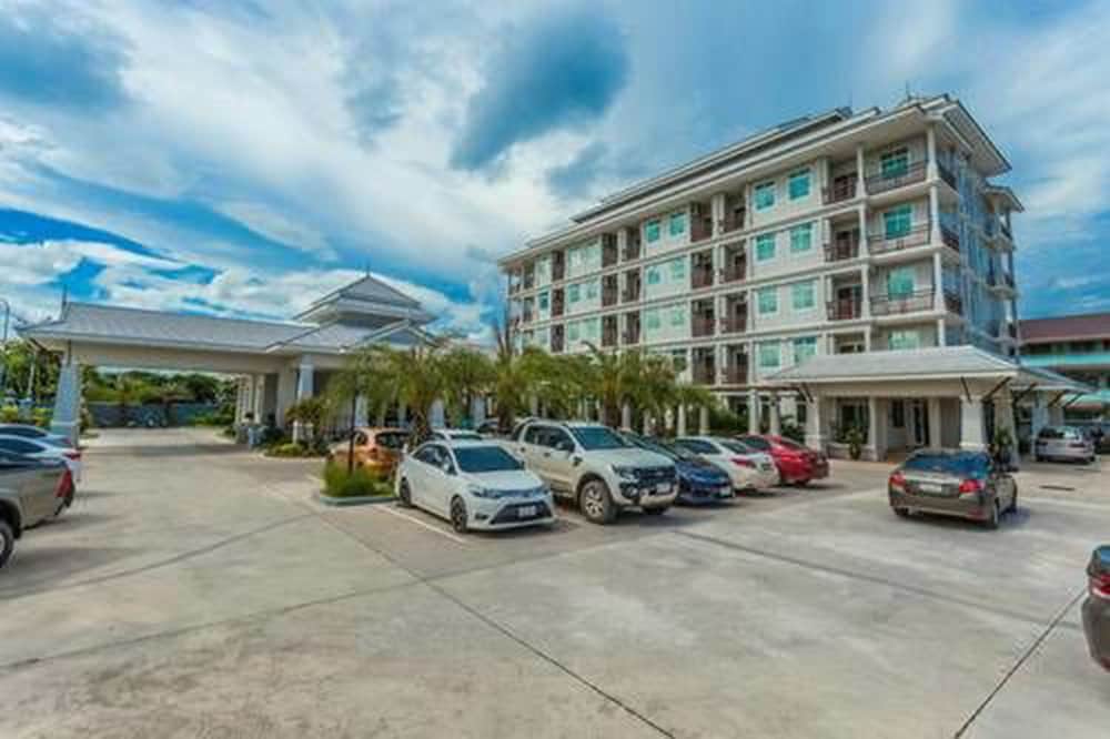Sukkhamas Pirom Hotel 6/40