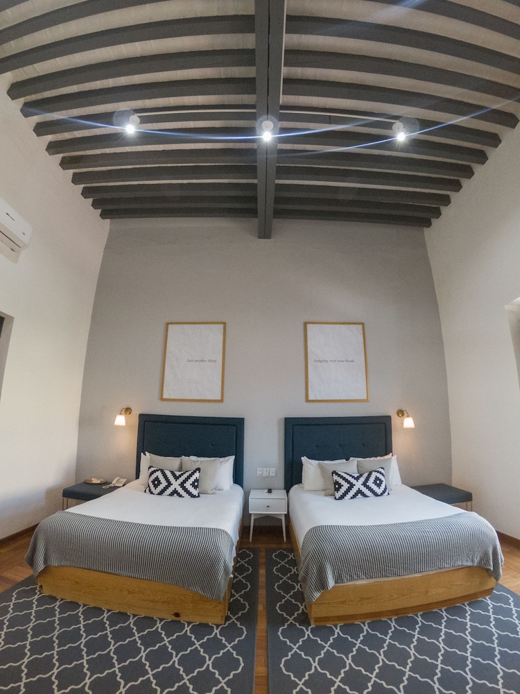 Junior Suite, 2 Queen Beds