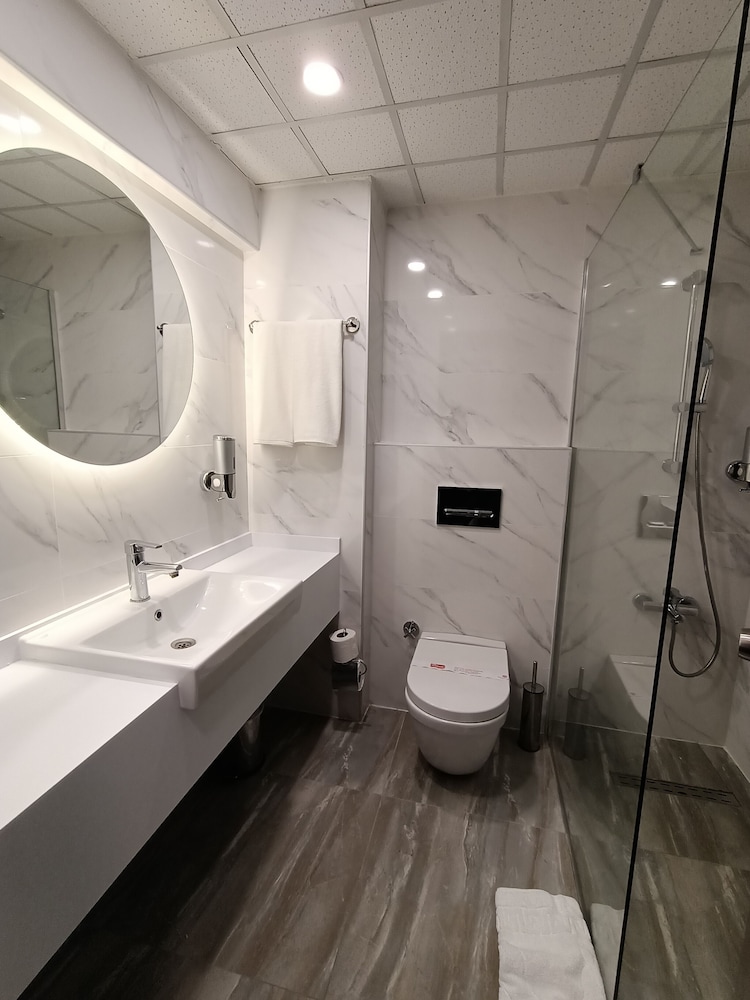 Hotel Buyuk Sahinler 38/42