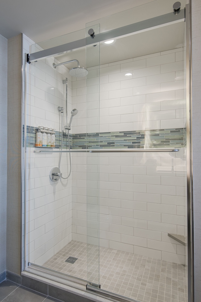غرفة بريميوم بسرير كينج بإطلالة على المدينة، EVEN Hotel Times Square South 8/9