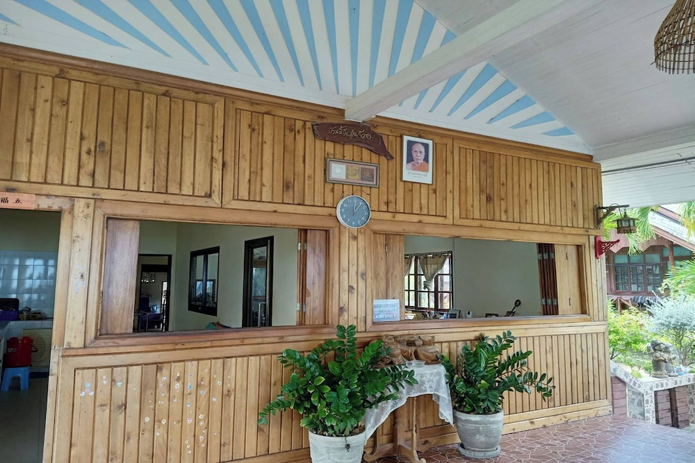 Palm Point Village 8/50