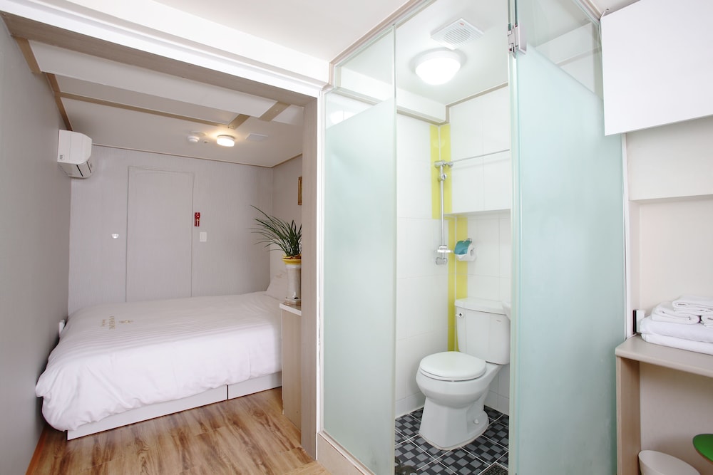 K Pop Residence I 23/75