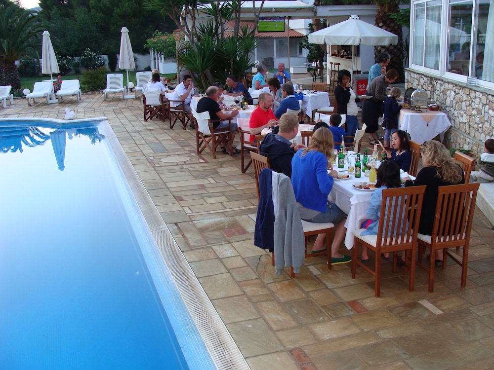 Villa Christina-Vromolimnos 44/56