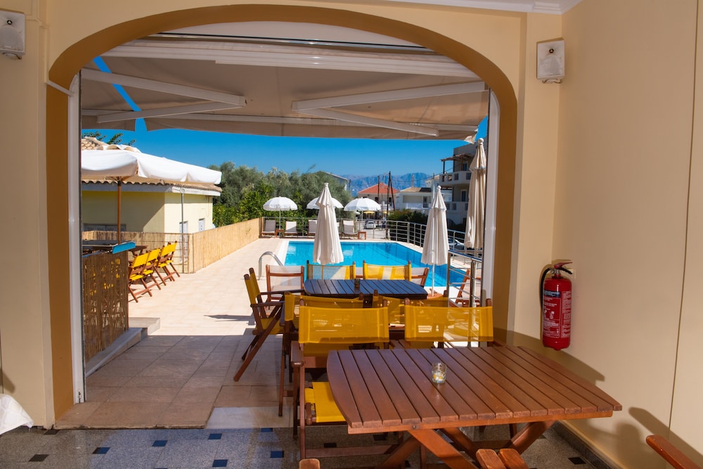 Summertime Inn 38/45