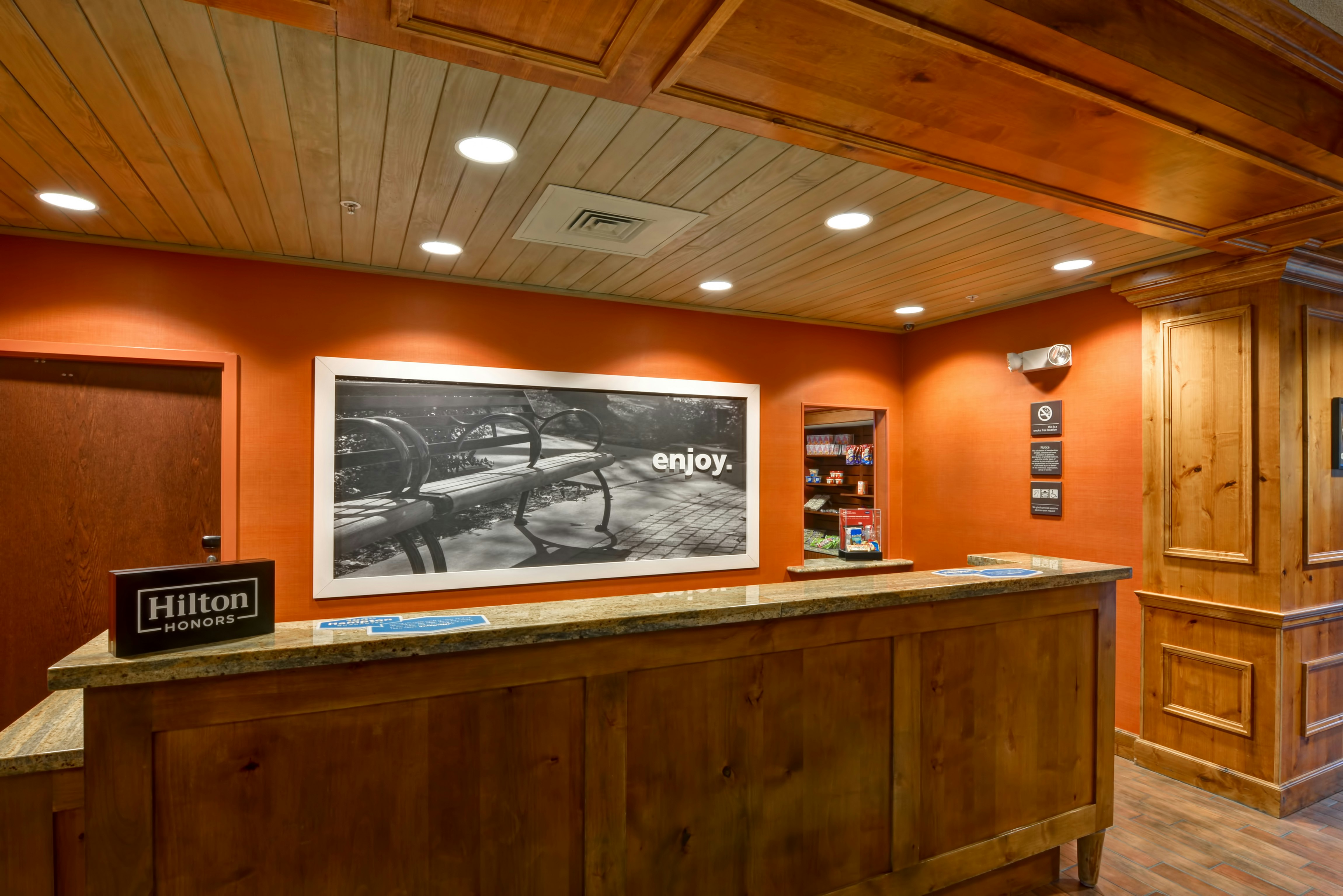 Hampton Inn and Suites New Hartford 7/64