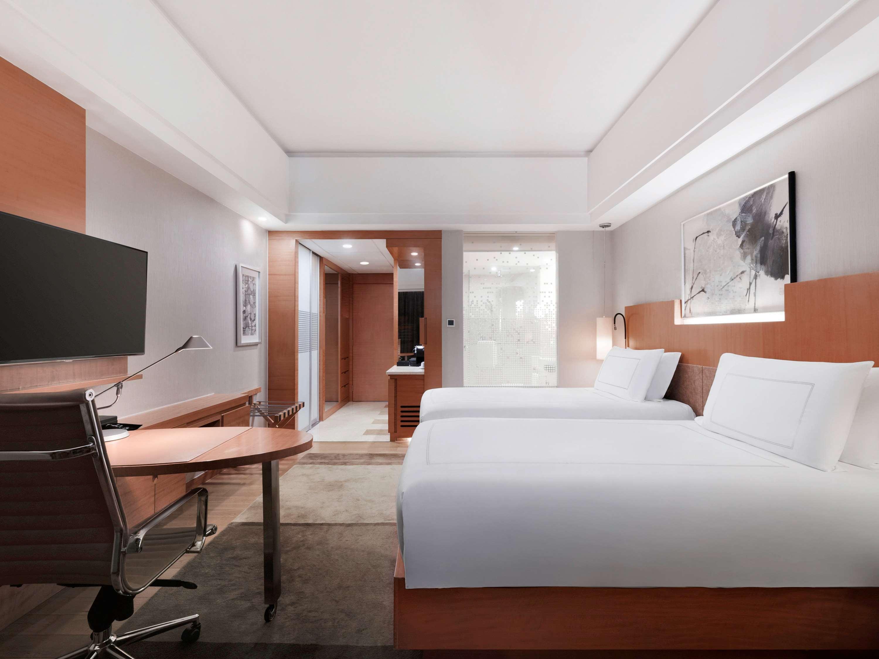 Swiss, Executive, Twin Beds