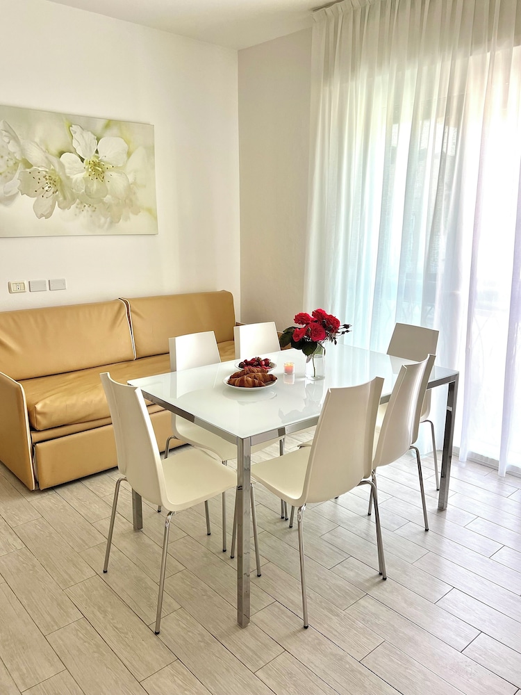 Residence I Girasoli 58/63