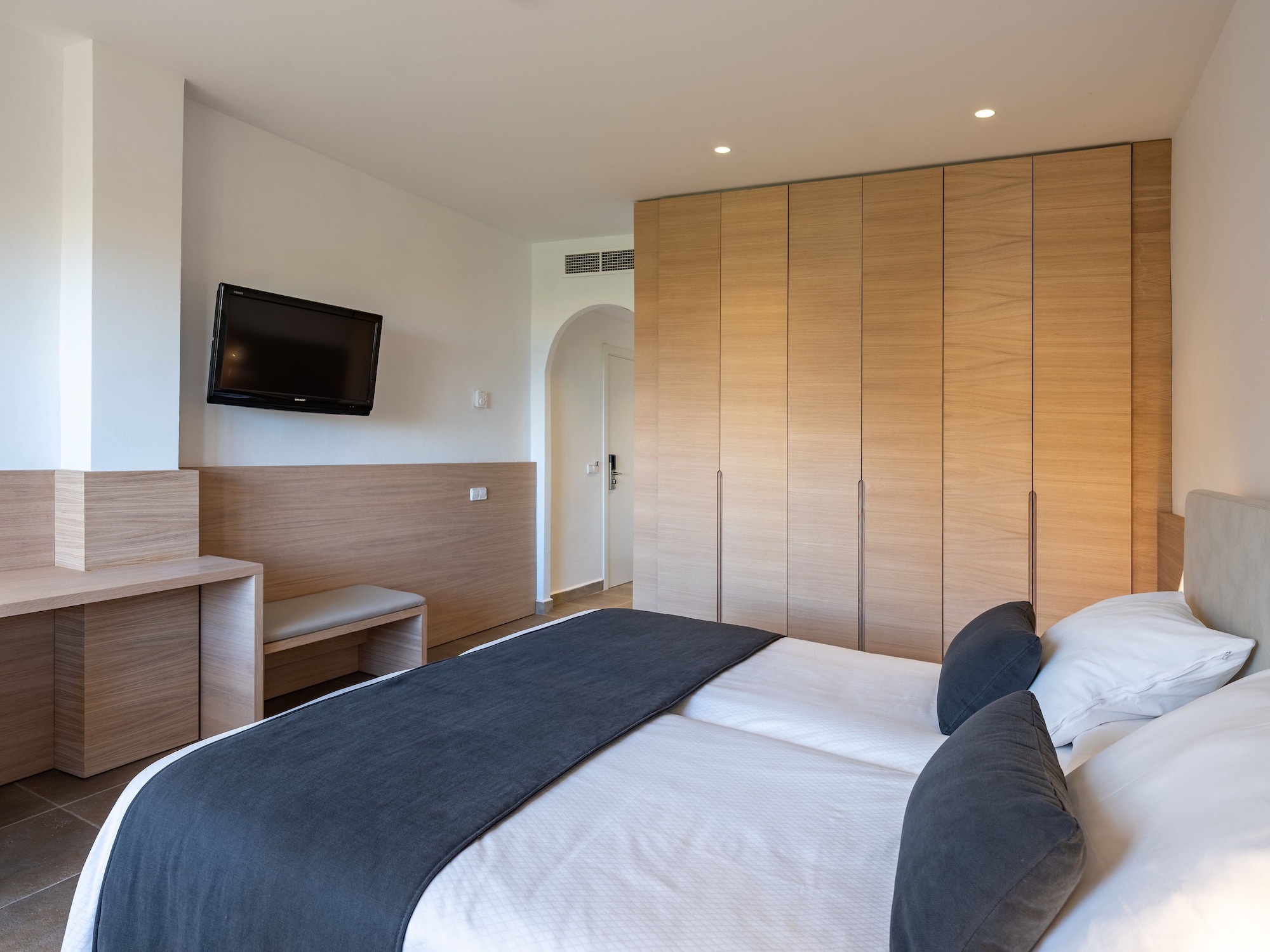 غرفة سوبيريور بسريرين منفصلين بشرفة، HOTEL VILLA CHIQUITA 3/10