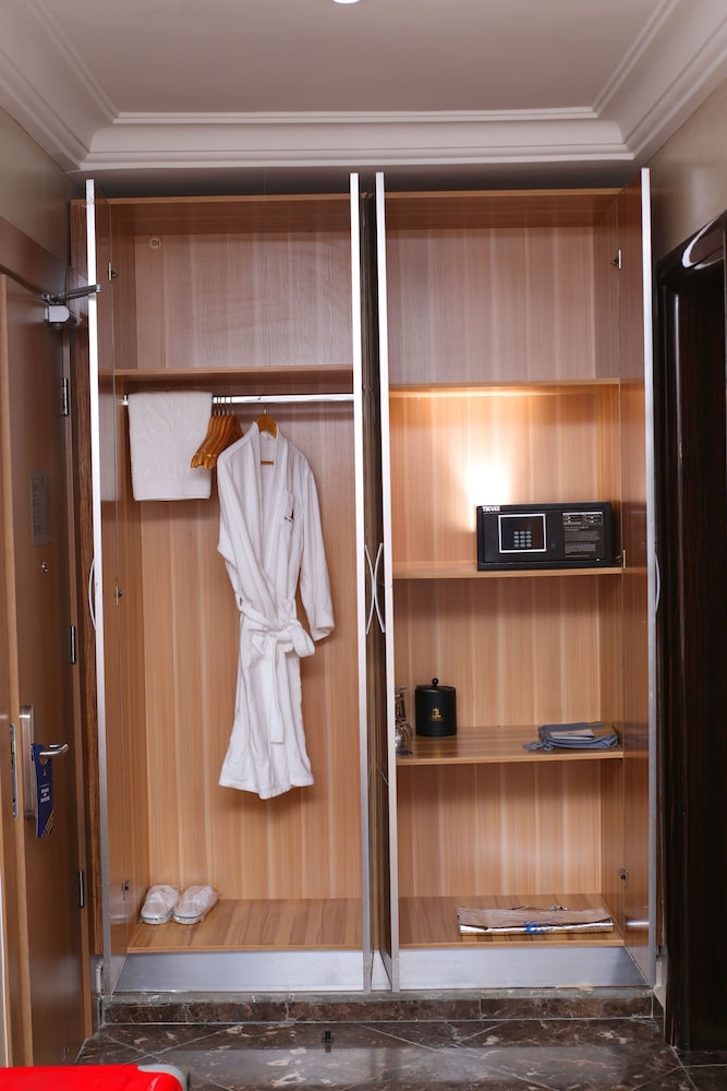 Wells Carlton Hotel and Apartment Abuja 20/57