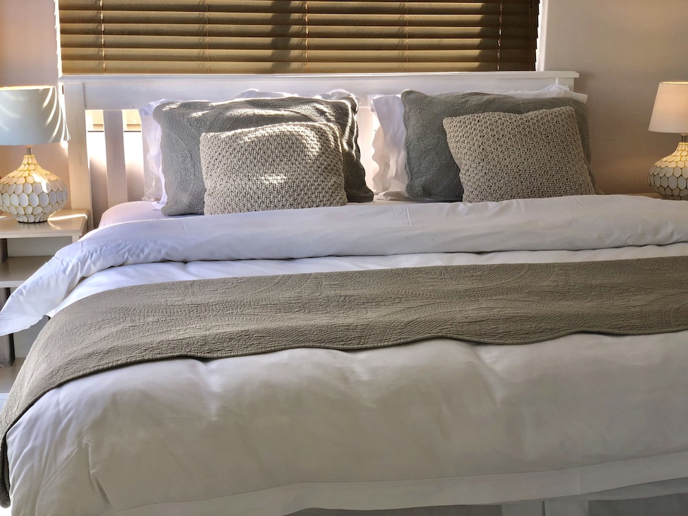 5 Options - Guest House 11/49
