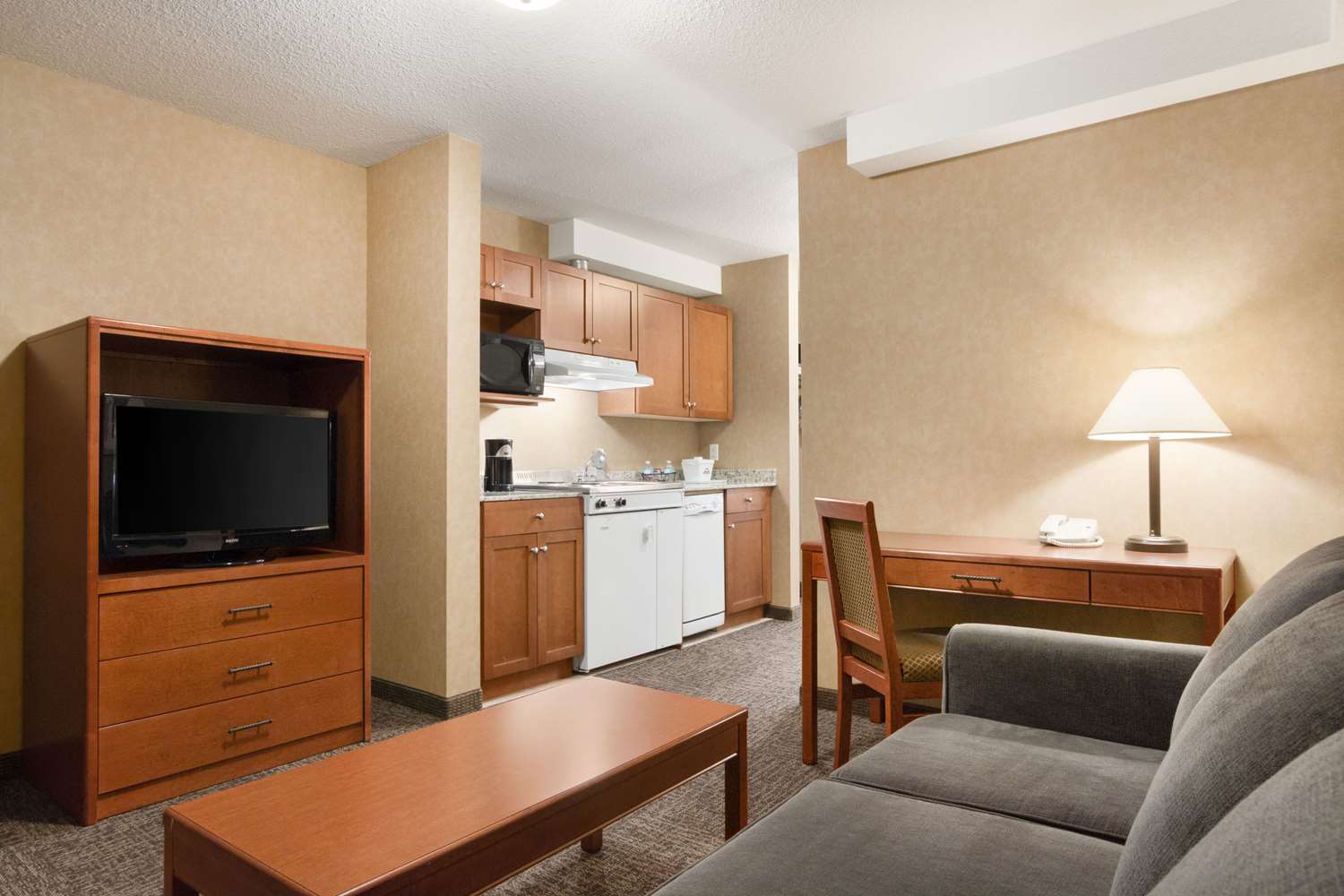 Days Inn Suites By Wyndham Cochrane 6/13