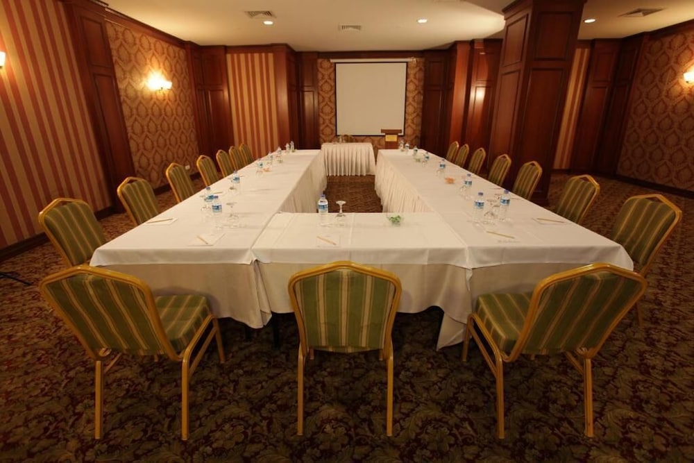 Istanbul Golden Park Hotel 53/58
