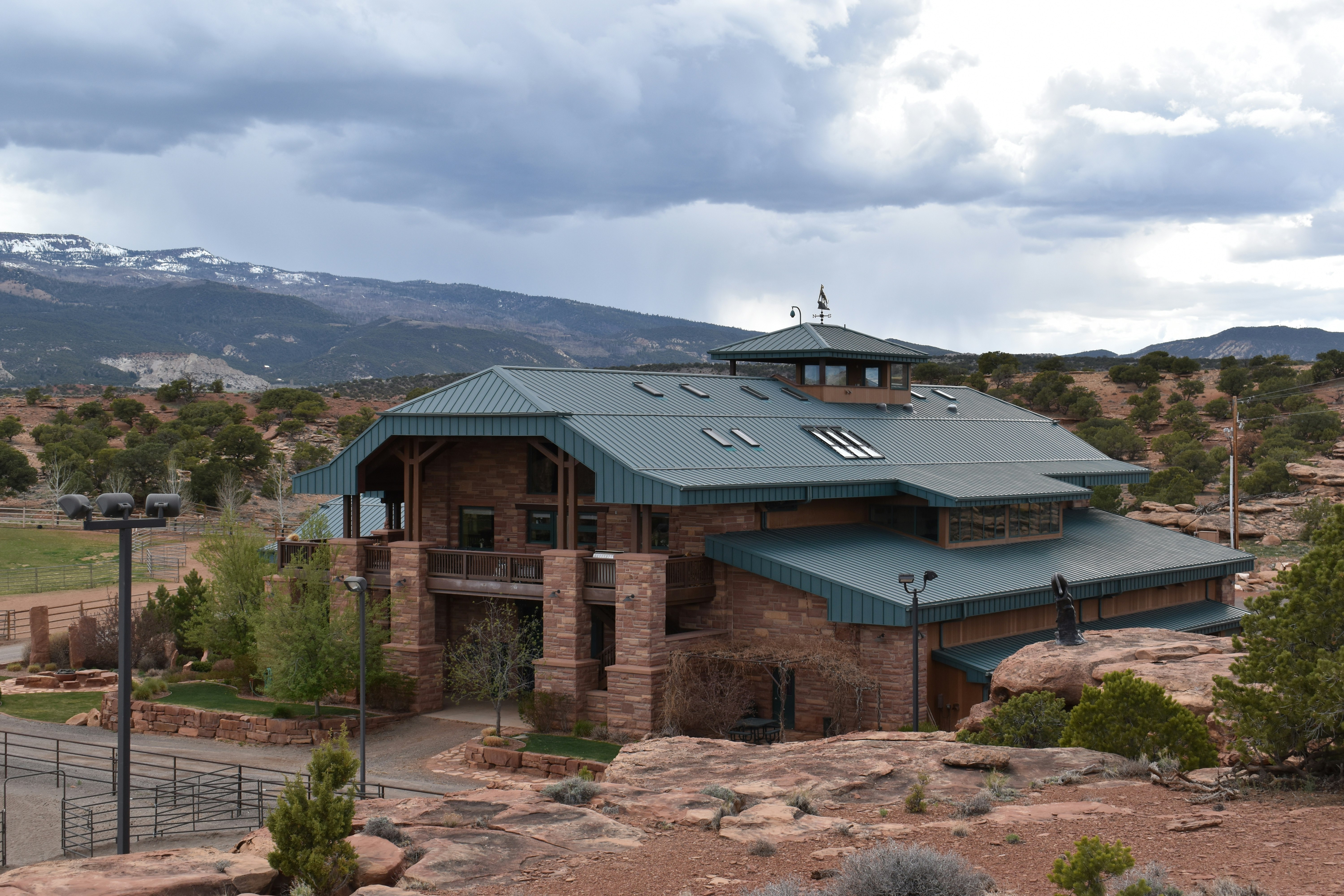 Cougar Ridge Lodge 6/79