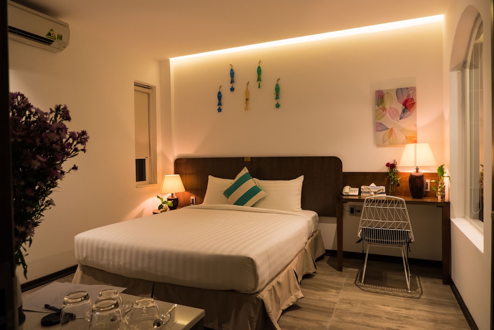 SUPERIOR, KING BED