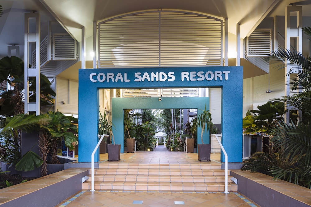 Coral Sands Beachfront Resort 9/59