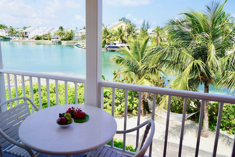 Sandyport Beaches Resort 46/77