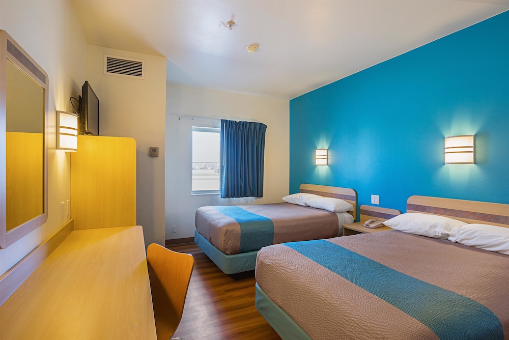 Park Inn by Radisson, Grand Island I-80 16/48