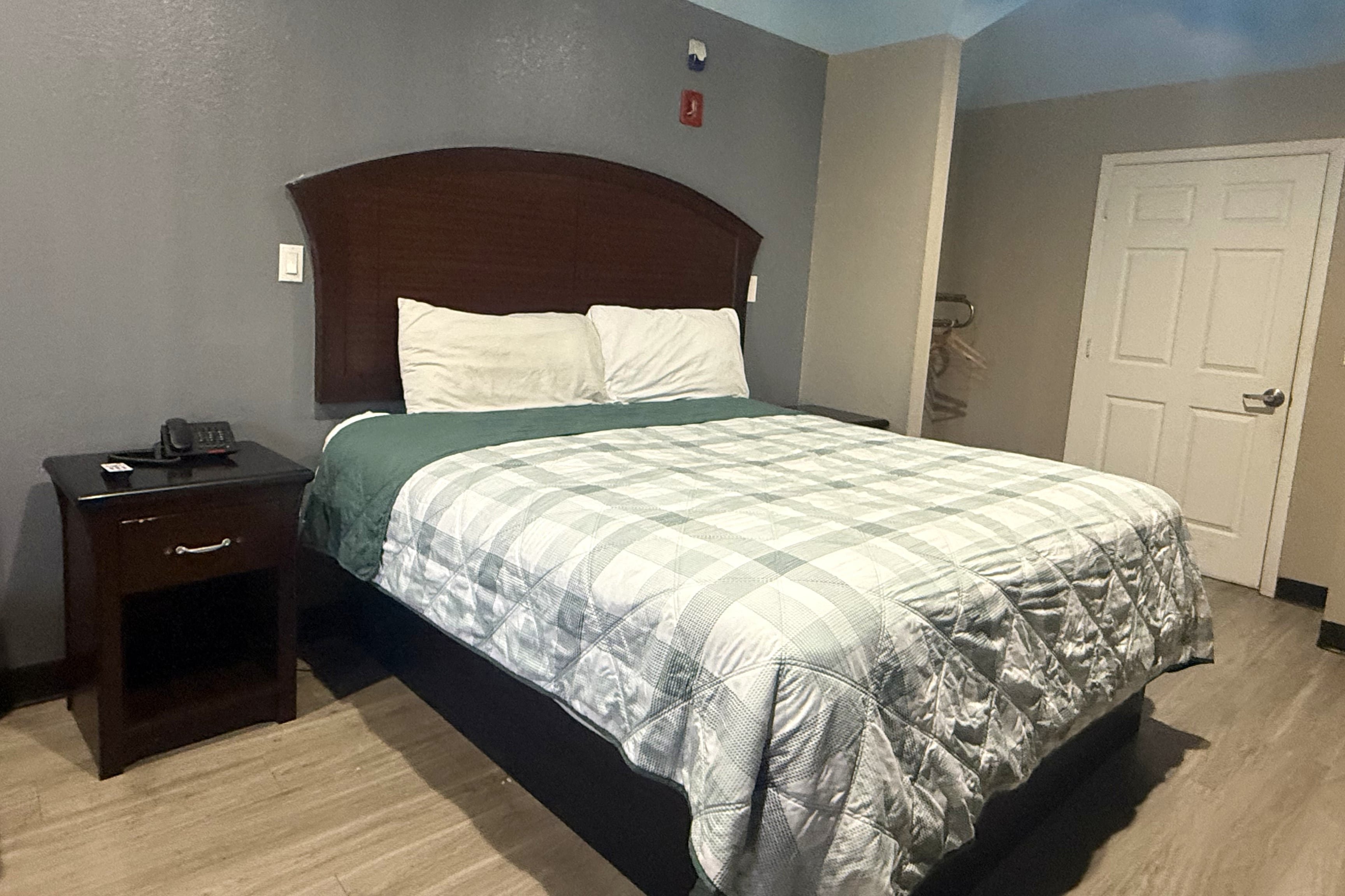Hotel O Regency Suites Houston - IAH Beltway 8 25/37