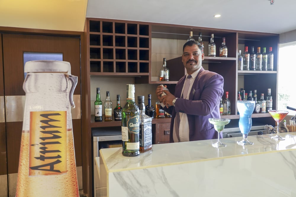 Royal Orchid Golden Suites Pune 10/52