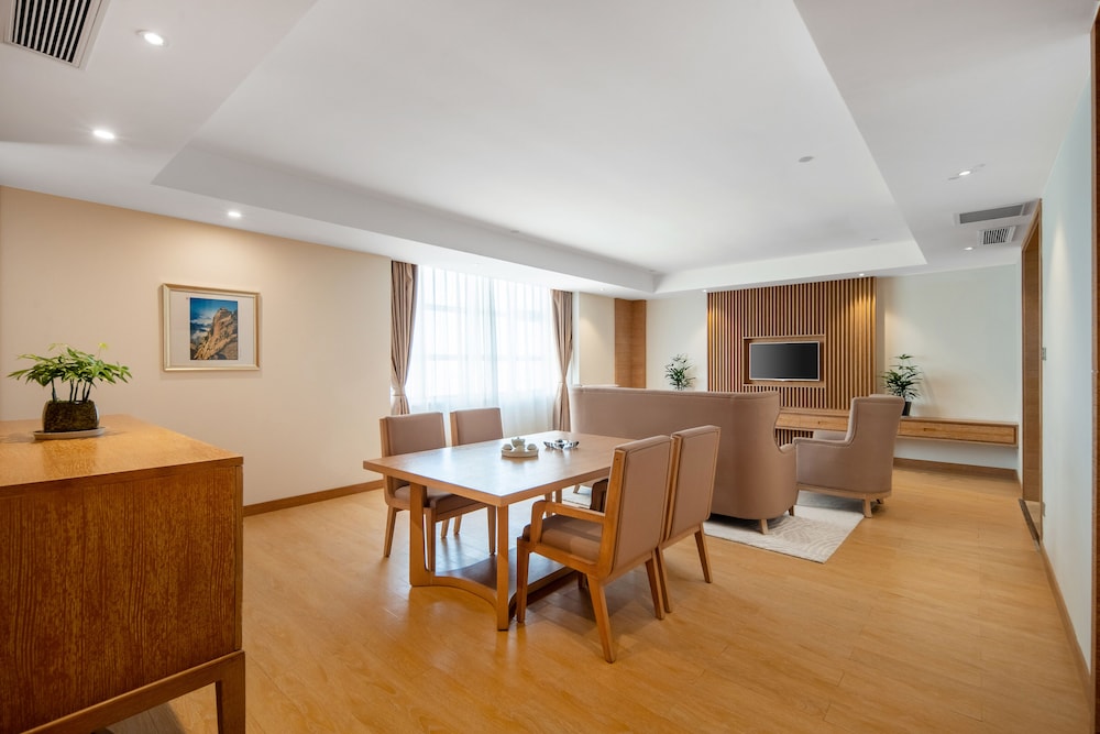 Novotel Huashan 30/50