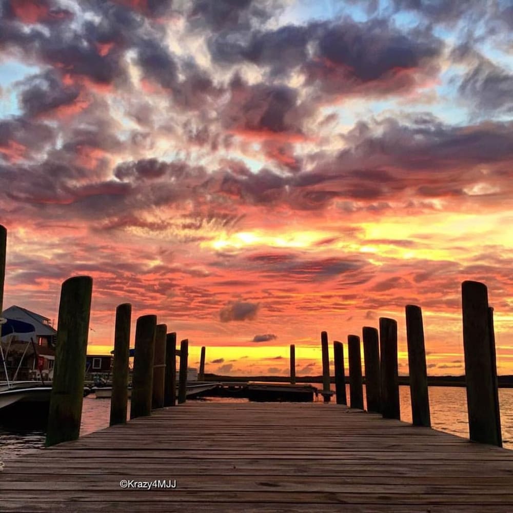 Snug Harbor Marina and Hotel 10/32