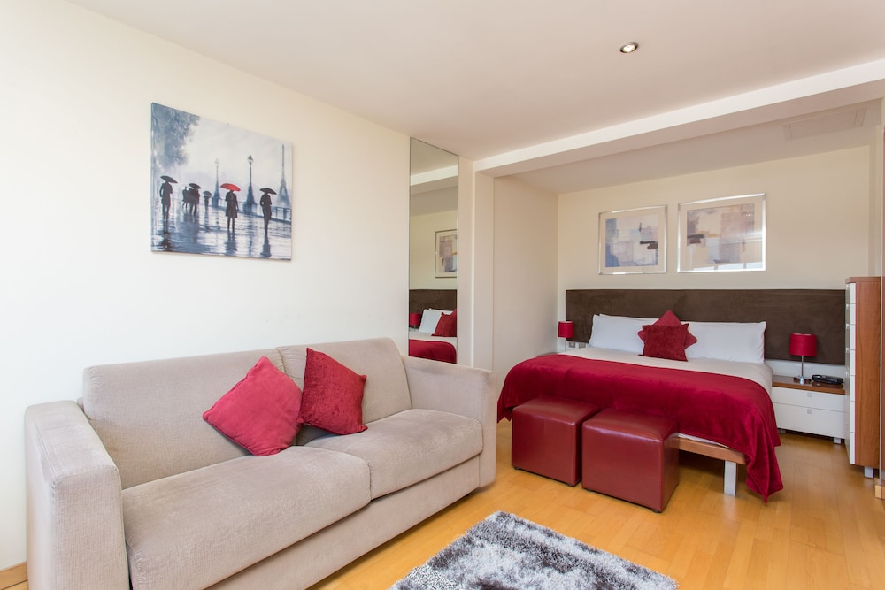 Roland House Apartments 38/54