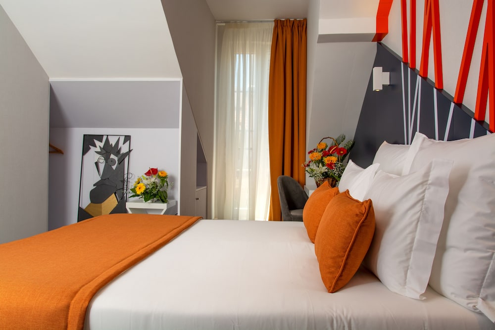 Mansard, Double Bed, Be Poet Baixa Hotel 2/4