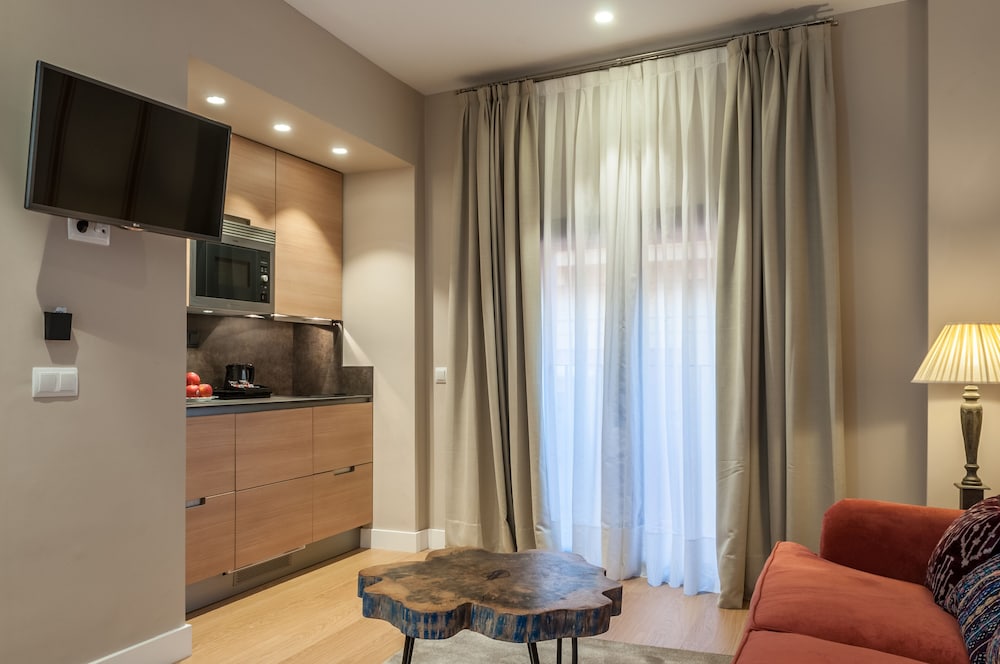Suites Murillo Segovias 34/82