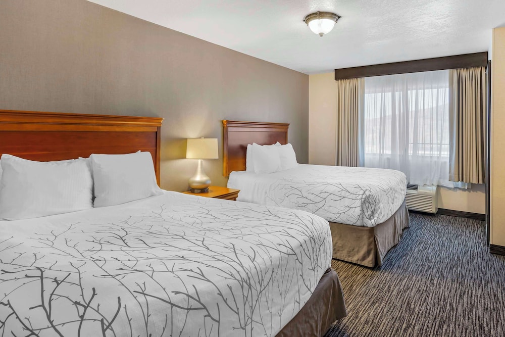 2 Bedrooms, Family Suite, 3 Beds, Kitchen