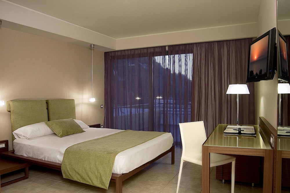Suite, Sea View