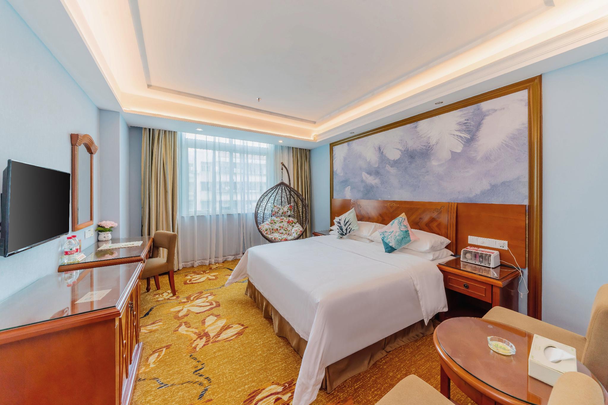 Vienna Hotel (Huizhou Maidi) 24/32