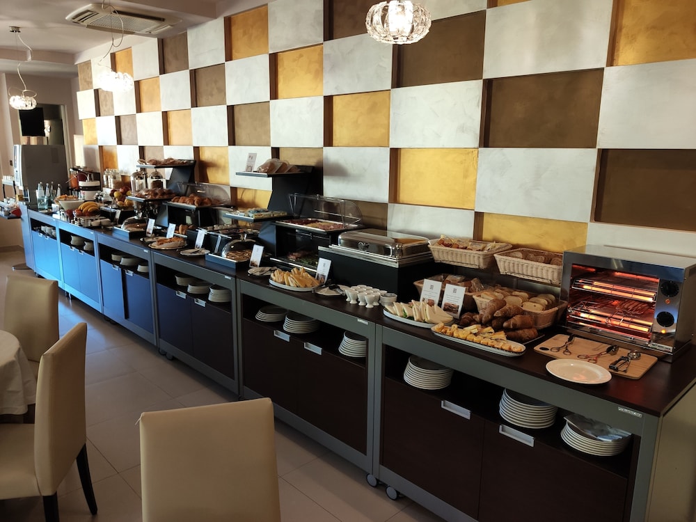 restaurant cafeteria