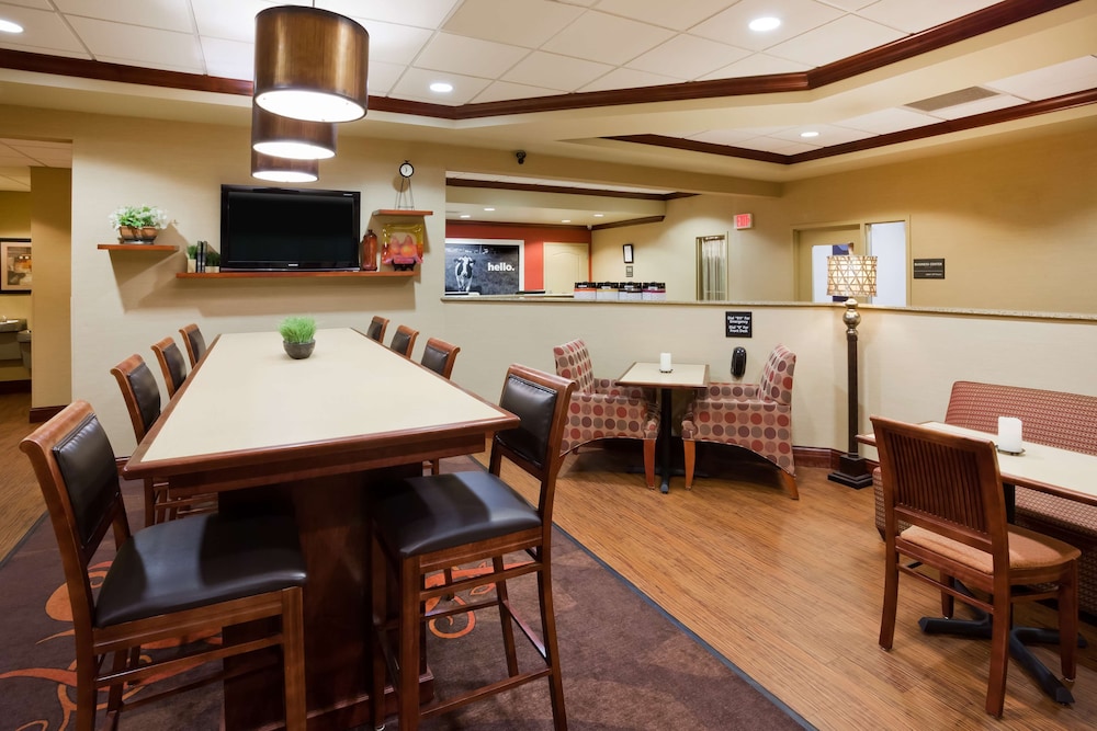 Hampton Inn Fairmont 41/54