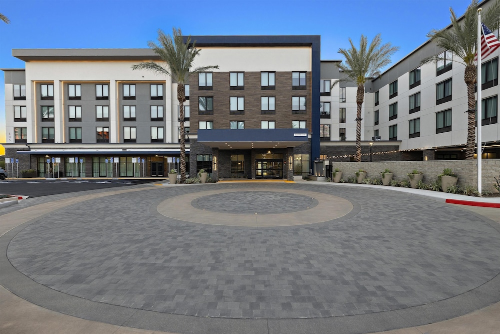 Hampton Inn by Hilton Ontario Airport 28/36