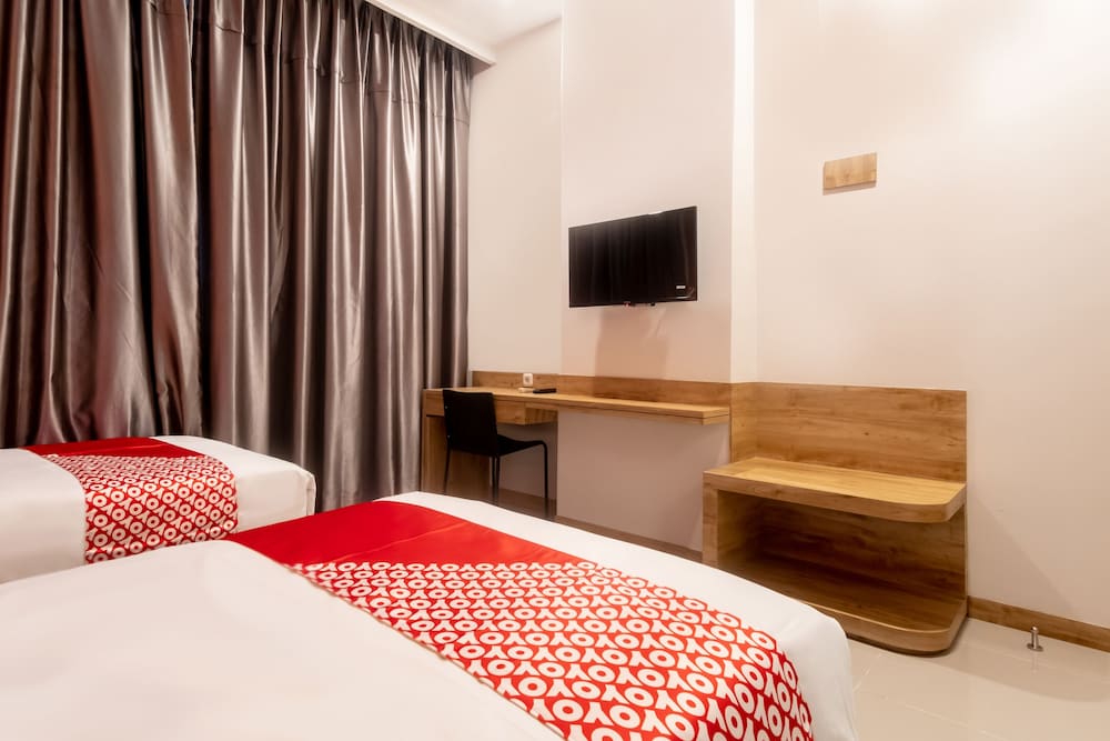OYO 3159 Festive Inn 14/28