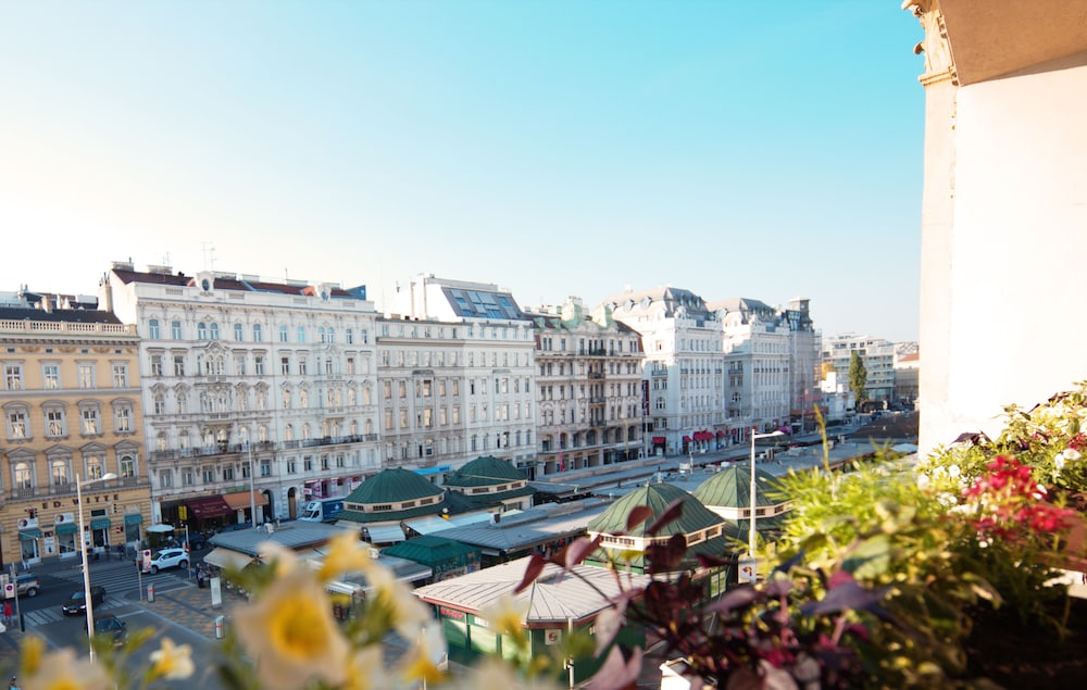 HOTEL DREI KRONEN VIENNA CITY 70/74