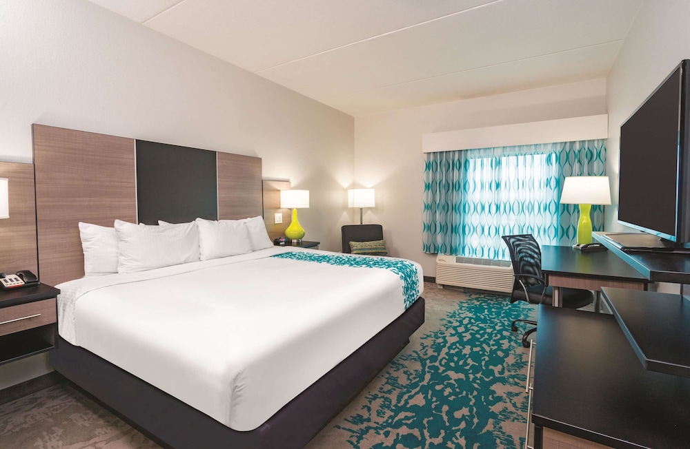 No, King Bed, Accessible
