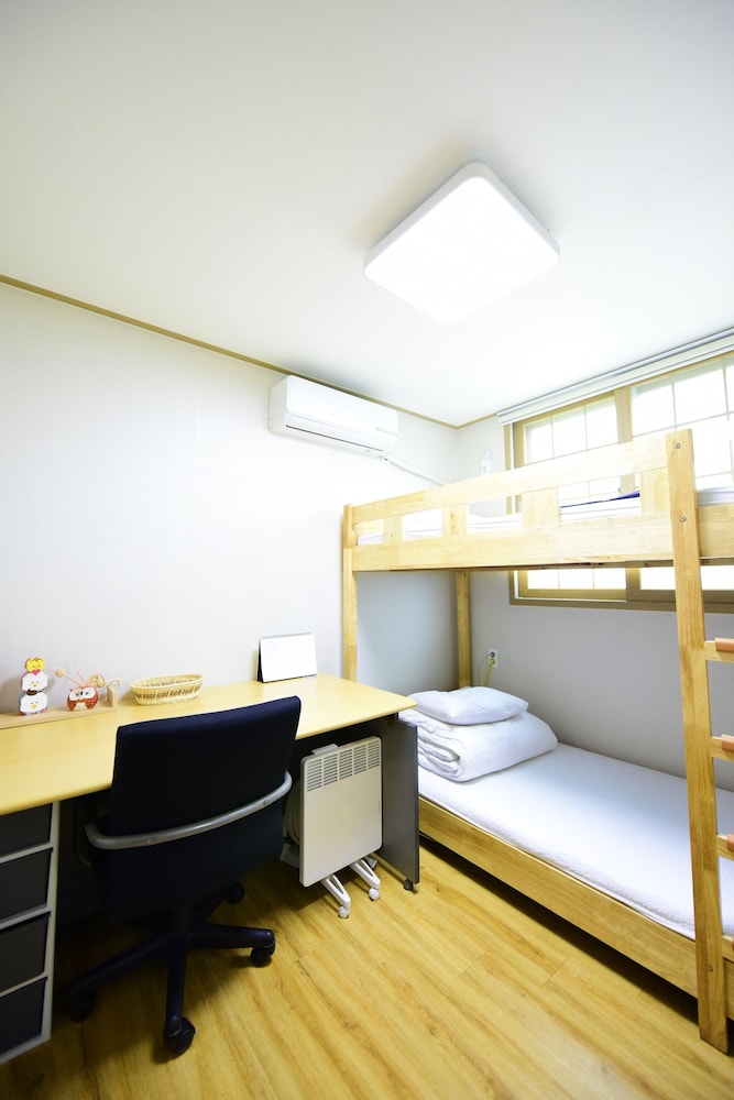 Ganderak Guesthouse - Hostel 14/50