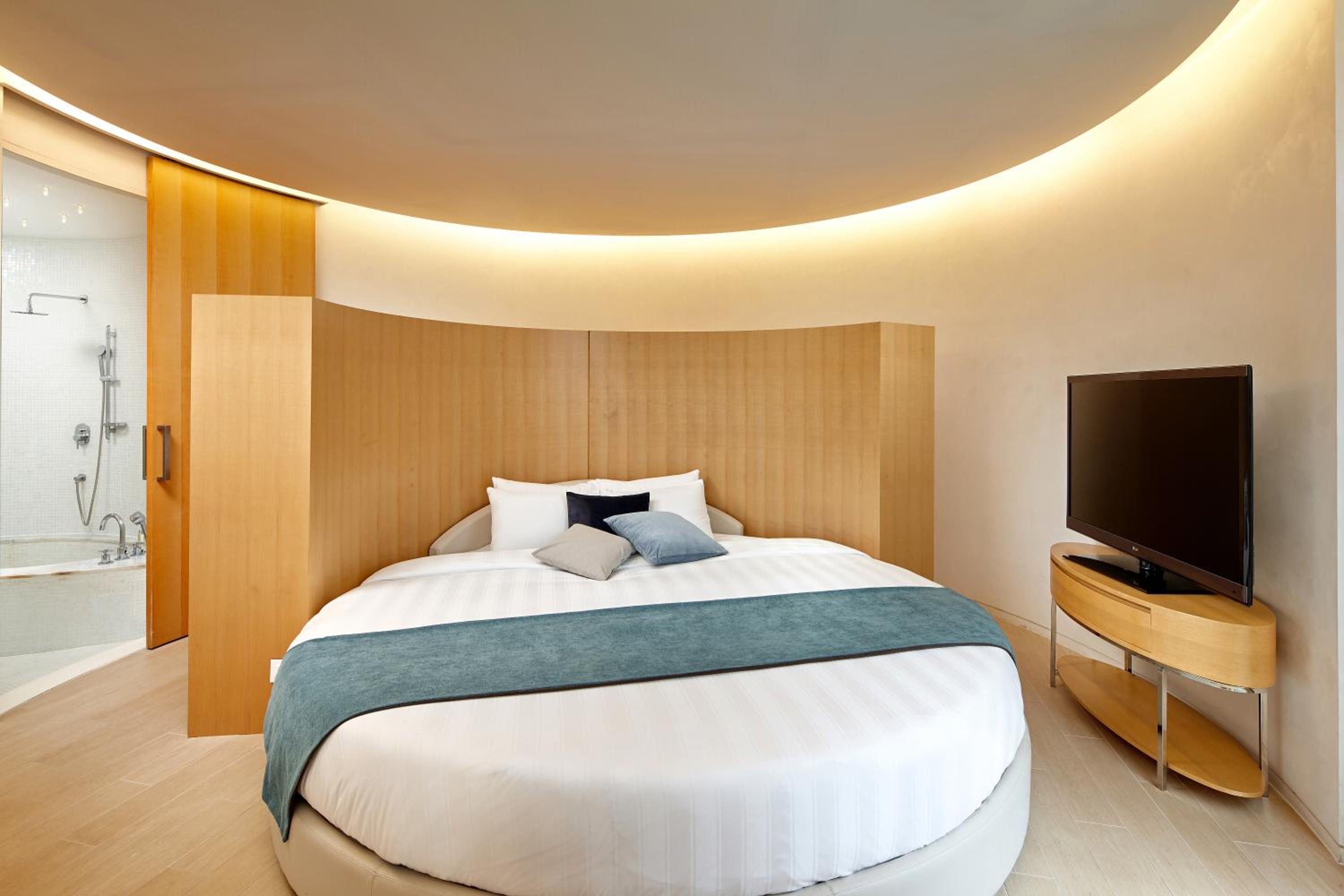 4 Rooms, Sofa, Private Pool