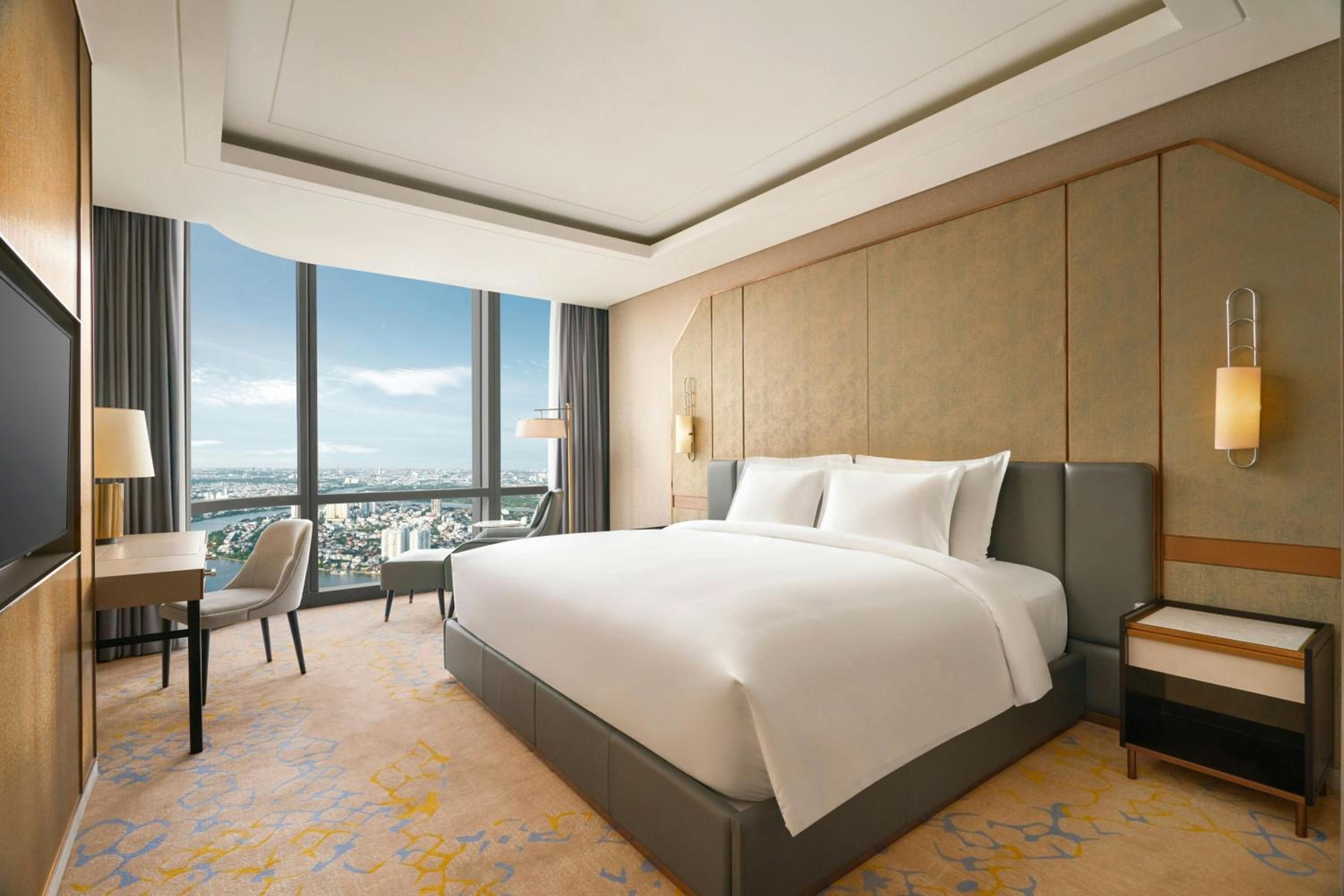 Club, King Bed, Sky View, Club Lounge Access