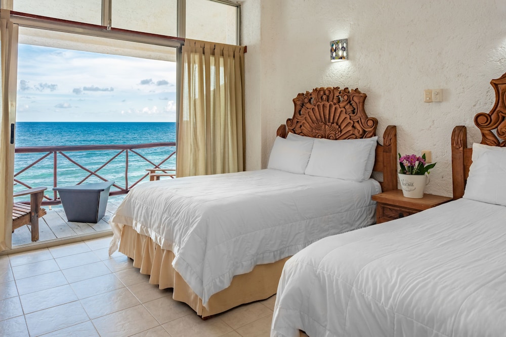 SUPERIOR, 2 QUEEN BEDS, OCEAN VIEW